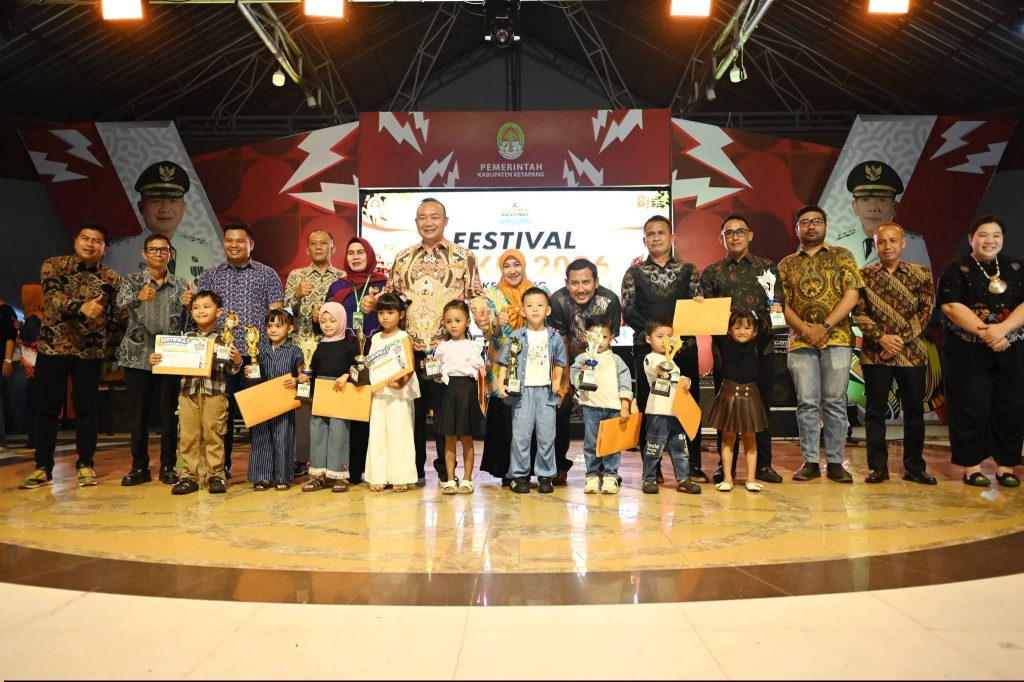 BUPATI KETAPANG TUTUP FESTIVAL UMKM DAN KREATIVITAS PEMUDA 2026