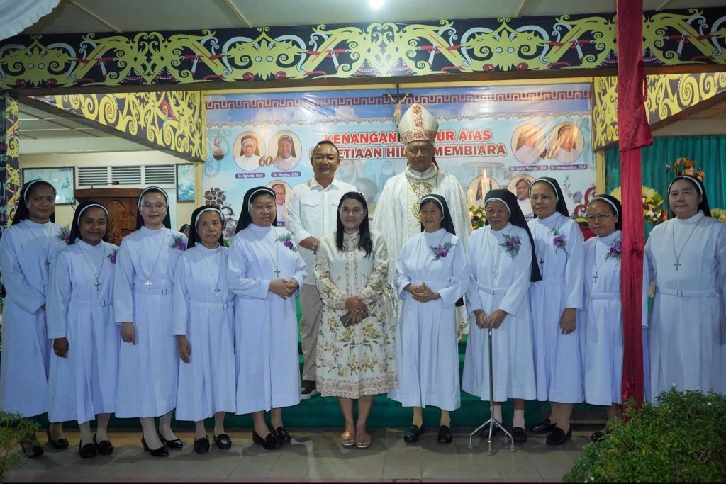 BUPATI KETAPANG HADIRI SYUKUR KESETIAAN HIDUP MEMBIARA SEMBILAN SUSTER OSA