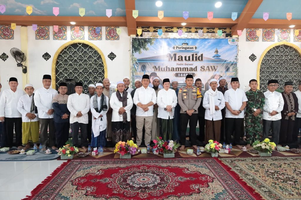 BUPATI KETAPANG HADIRI MAULID NABI MUHAMMAD SAW 1448 H DI PONPES HIDAYATURRAHMAN