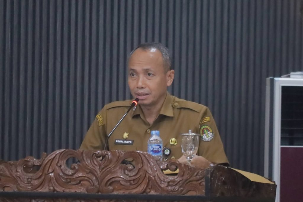 SEKDA KETAPANG SAMPAIKAN JAWABAN BUPATI ATAS PANDANGAN FRAKSI TERHADAP PERUBAHAN APBD 2026
