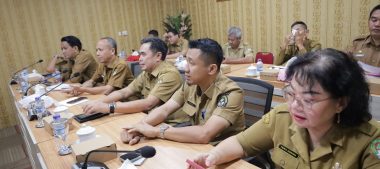 SEKDA KETAPANG HADIRI RAPAT KERJA GUBERNUR KALBAR MELALUI ZOOM MEETING